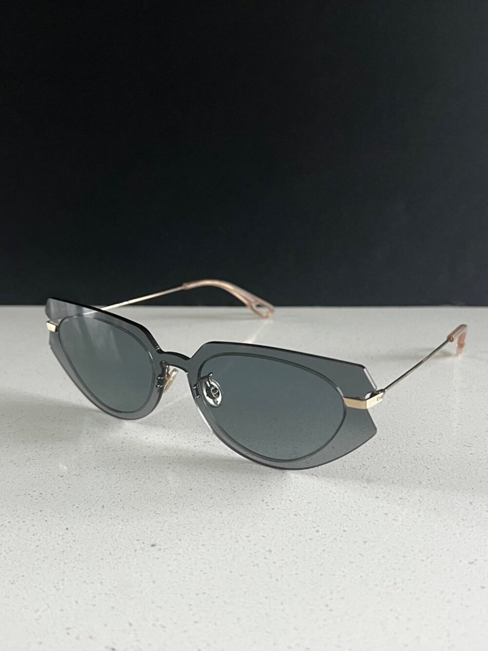 DIOR Christian Dior ATTITUDE 2 sunglasses in shaded acetate and metal - Picture 2 of 13